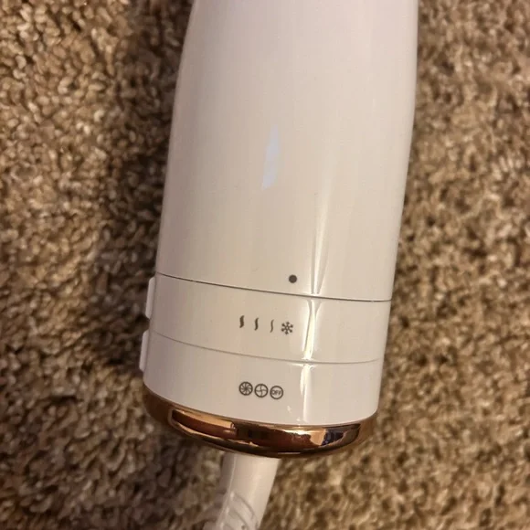 T3 White and Gold Hair Styling Brush - Picture 4 of 5